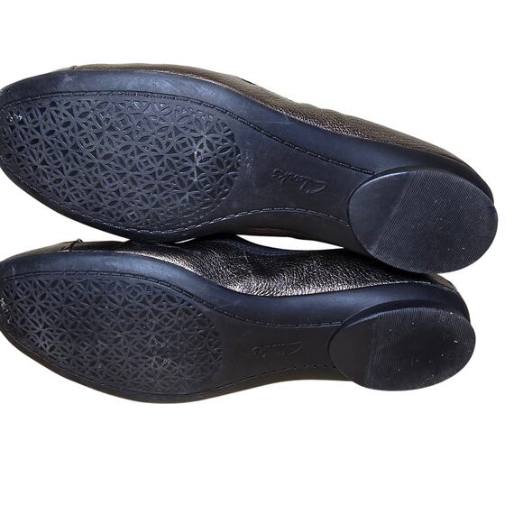 Clarks Artisan Bronze Metallic Cap Toe Ballet Flats Bow Detail Womens Size 7 - Picture 6 of 8